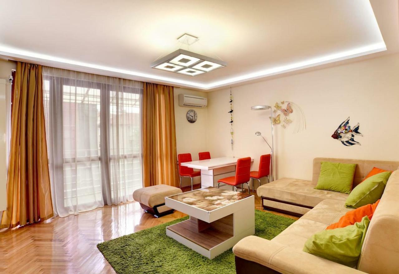 Spacious And Stylish Apartment In The Heart Of Sofia Plus Parking Kültér fotó