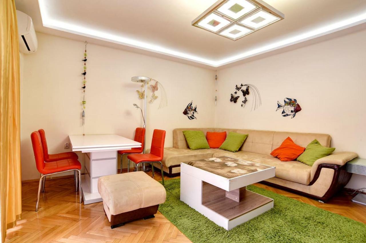 Spacious And Stylish Apartment In The Heart Of Sofia Plus Parking Kültér fotó